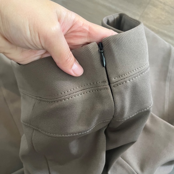 Express Slacks Dress Pants Tan size 2 L - Picture 3 of 5